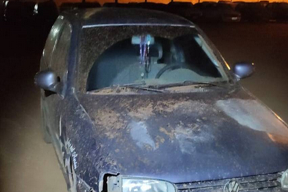 Perseguido durante fuga, motorista tenta atacar policiais e acaba preso