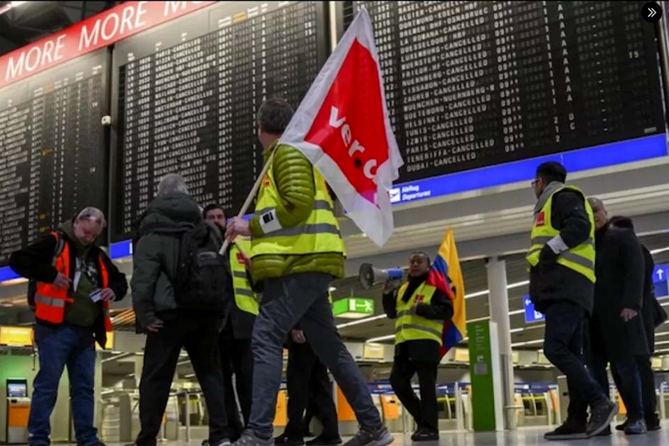 Greve de profissionais da segurança paralisa 11 aeroportos da Alemanha
