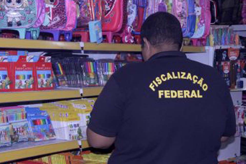 Ipem Rondônia fiscaliza papelarias e alerta pais sobre os cuidados na hora de comprar o material escolar