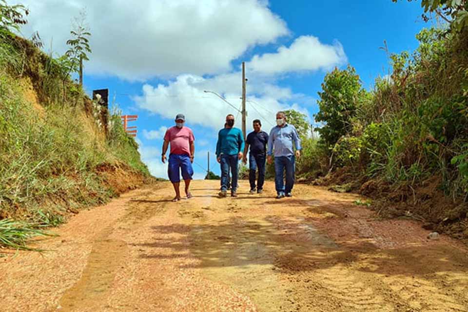 Vereador Fogaça acompanha serviços na Agrovila Rio Verde e levanta demandas da comunidade