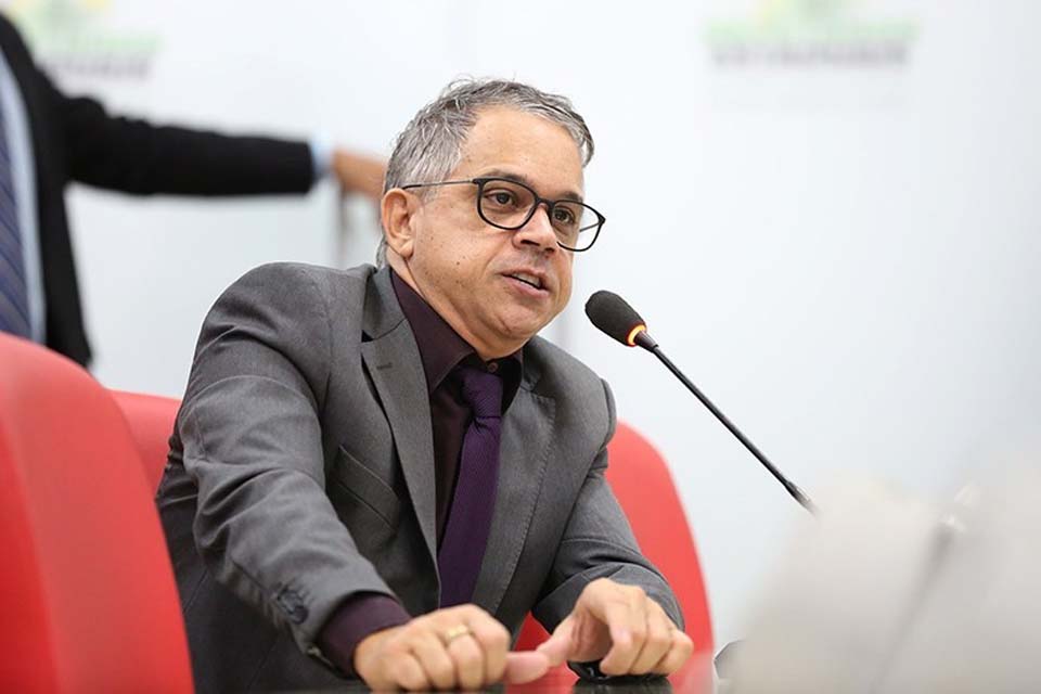 Deputado de Rondônia discute e ofende publicamente chefe de Gabinete de colega no Facebook