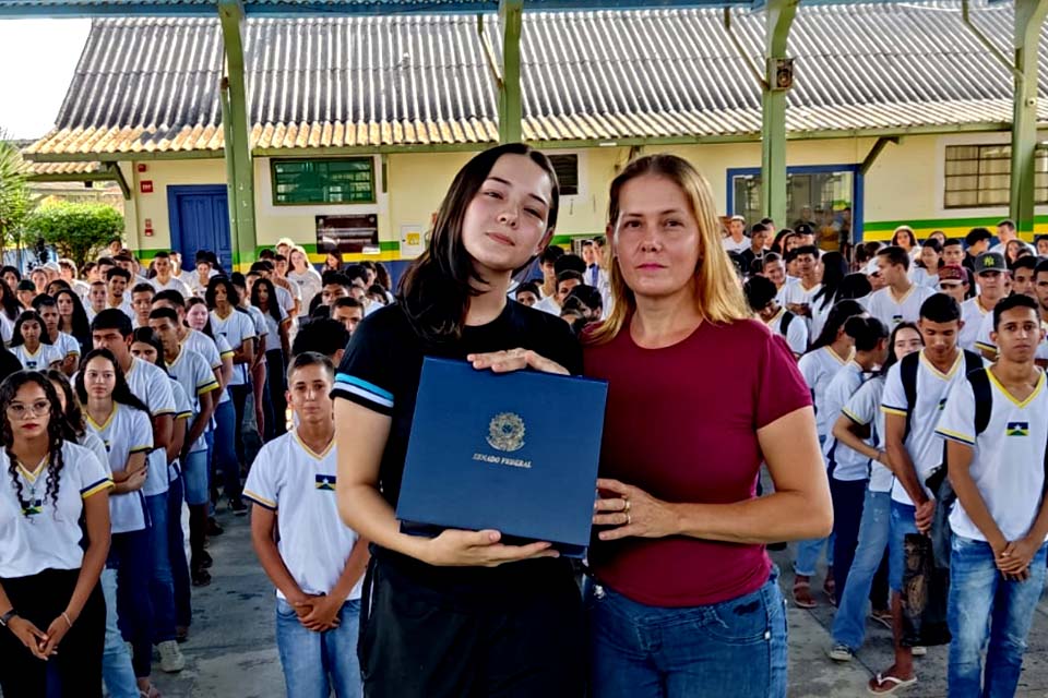 Aluna de escola estadual no município é a nova Jovem Senadora do Estado