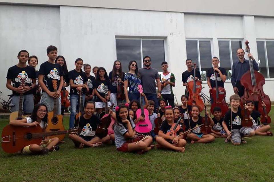 Projeto Ação Social Pela Música recebe novos instrumentos; organização funciona desde 2011 no Coração de Rondônia