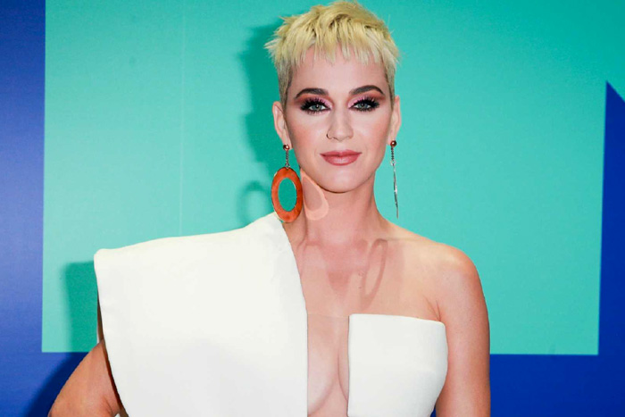 Fã que perseguia Katy Perry vai ser deportado para a Polônia