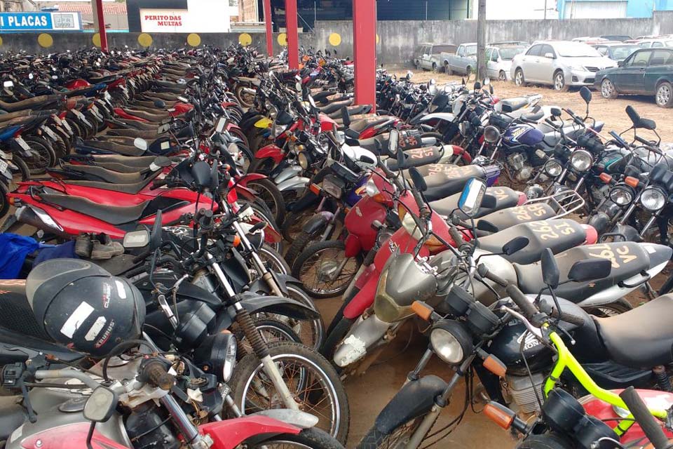 Governo de Rondônia realiza leilão eletrônico de 527 veículos conservados; visitação dos lotes já está liberada