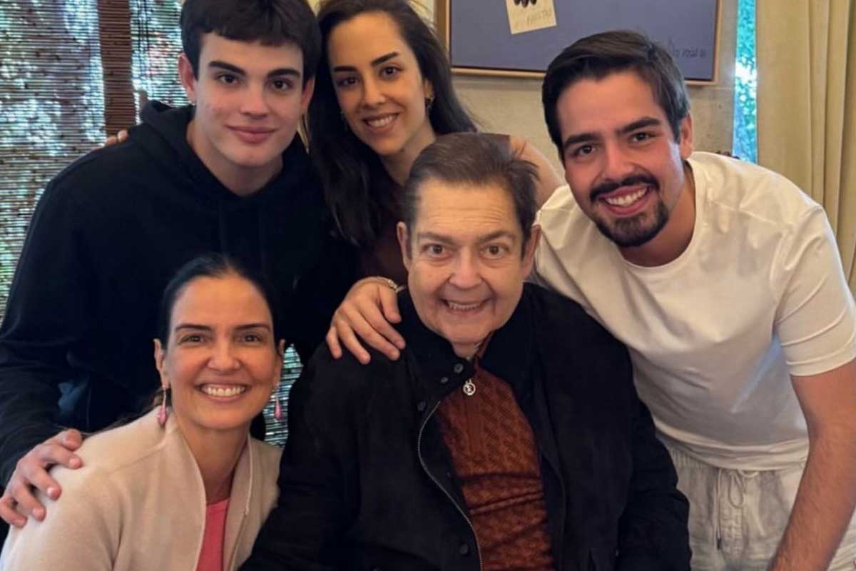 Faustão faz 76 anos e ganha homenagem da esposa: “estamos chegando na linha de chegada”
