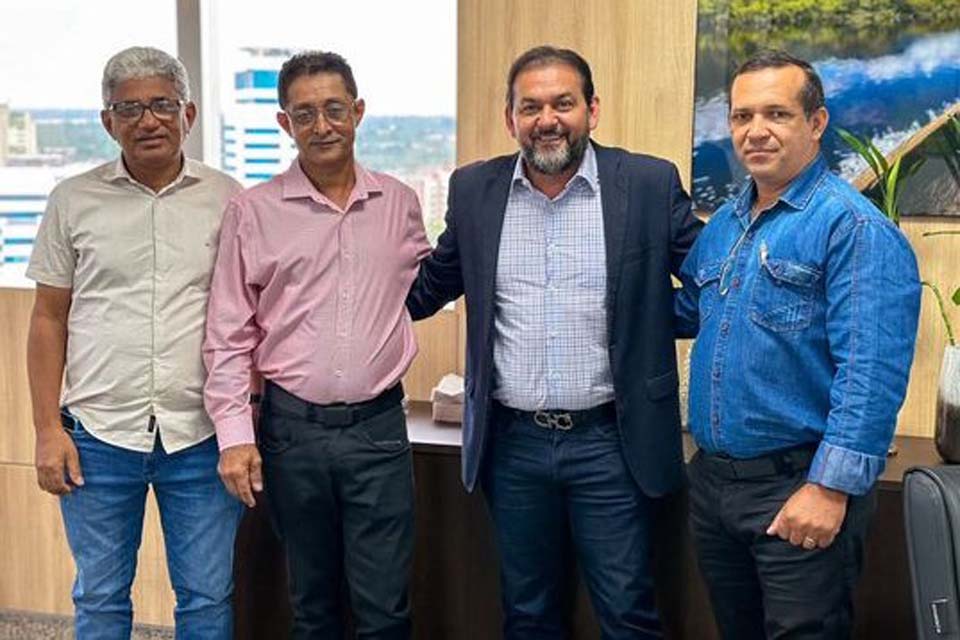 Vereadores de Cacaulândia apresentam demandas para deputado Laerte Gomes