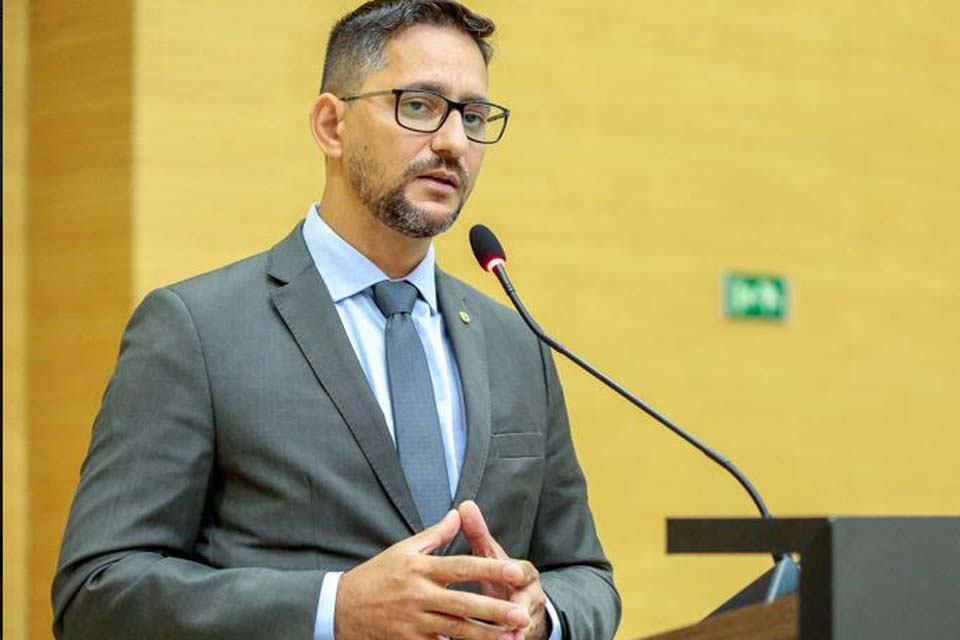 Deputado Anderson Pereira apresenta Projeto de Lei que proíbe ensino a distância em cursos nas áreas da saúde em Rondônia