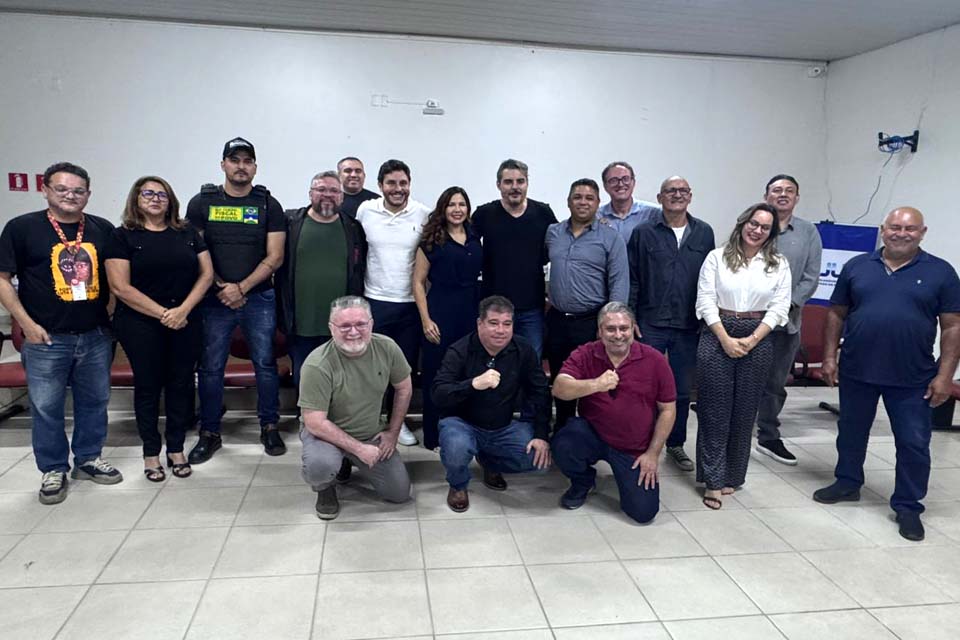 Sindicatos recebem bancada federal de Rondônia em audiência contra a PEC 38/2025 no auditório do SINJUR