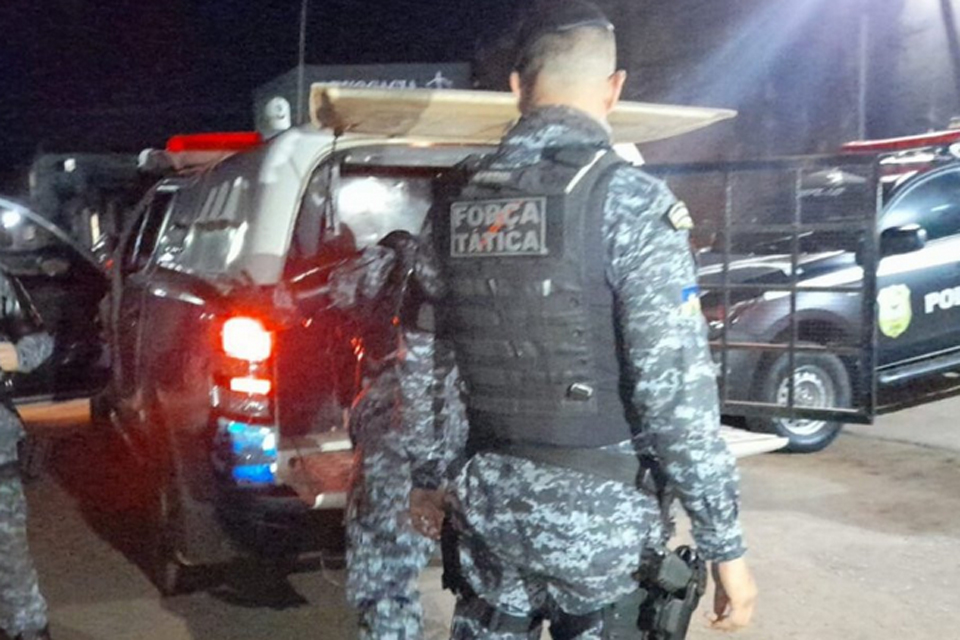 Três homens e uma mulher são presos em boca de fumo em Porto Velho