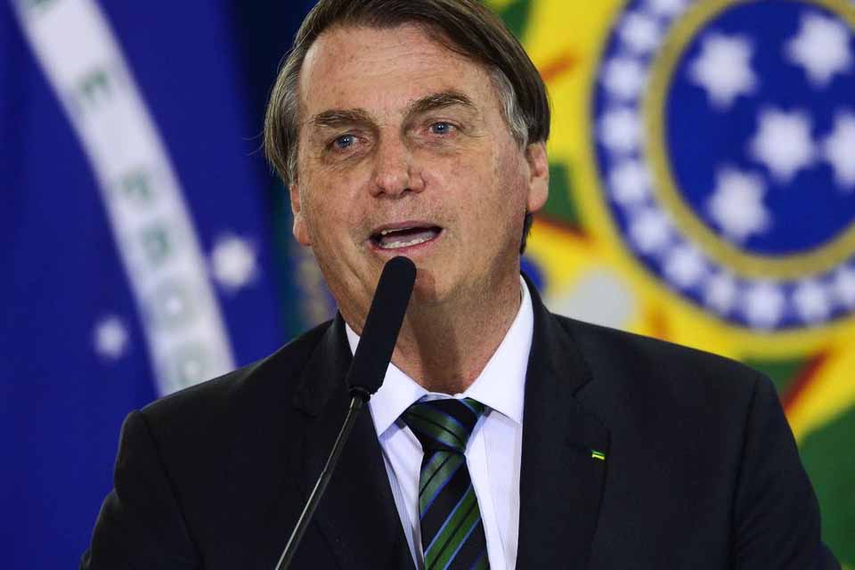 Bolsonaro classifica como “porcaria” projeto que libera maconha para fins medicinais
