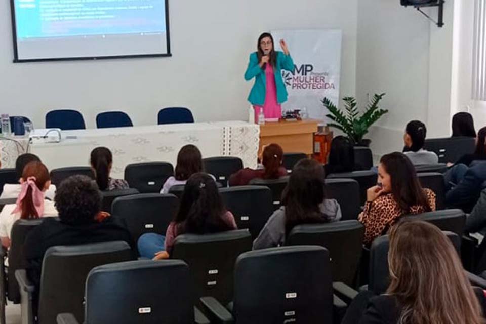 Projeto Mulher Protegida cria Grupo de Trabalho e articula projetos contra violência doméstica 