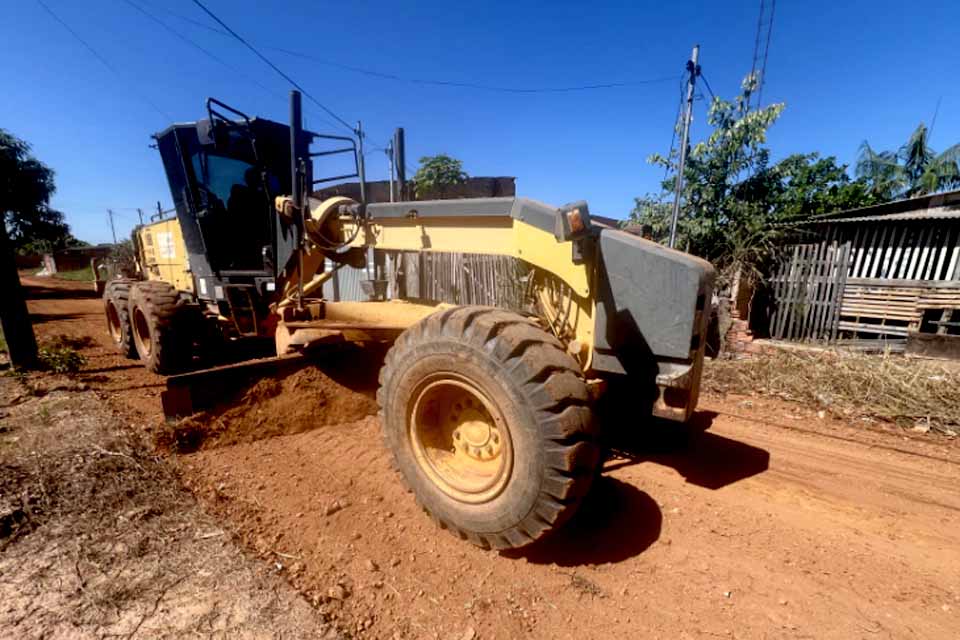 Prefeitura realiza limpeza e encascalhamento de ruas no Assentamento Canaã, em Porto Velho