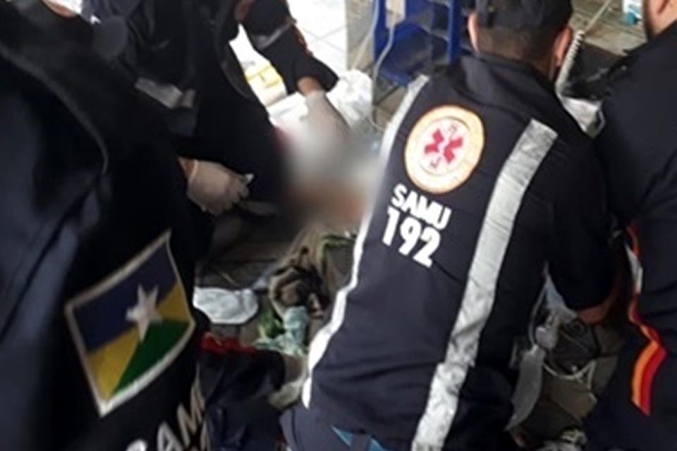 Homem tem rosto dilacerado após ser atacado por travesti 