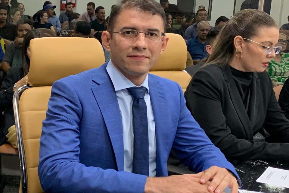 Moradores da Linha Progresso celebram chegada da energia após ação do vereador Pedro Geovar