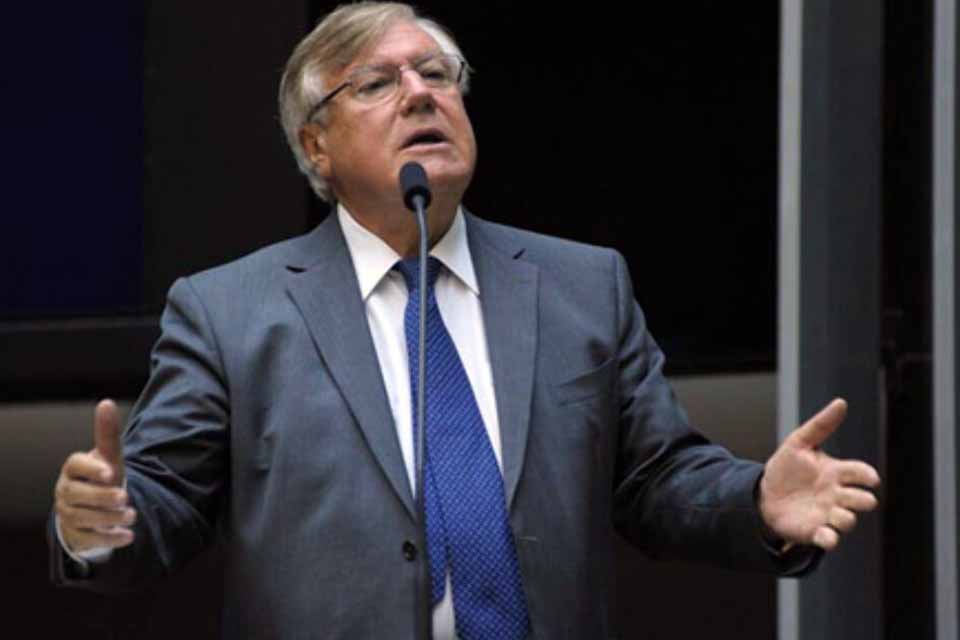 Ex-ministro de Lula, Amir Lando critica desvios em emendas parlamentares e destaca trajetória até Rondônia