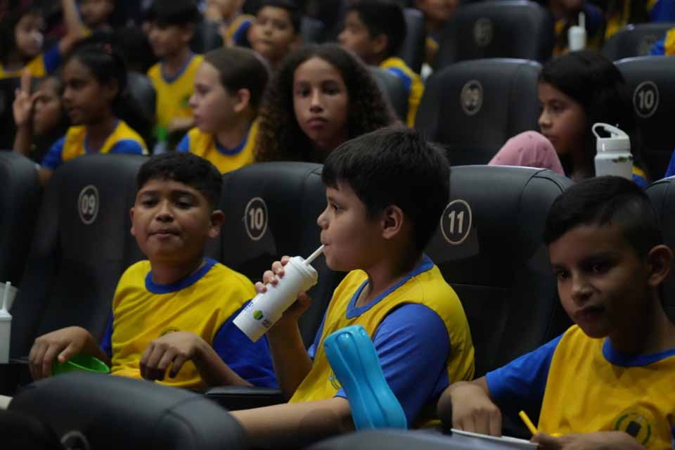 Projeto Cine Escola leva alunos de Porto Velho ao cinema e transforma sonho em realidade
