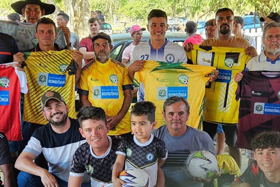 Jean Mendonça destaca entrega de 20 kits esportivos no setor Marcos Freire, em Pimenta Bueno