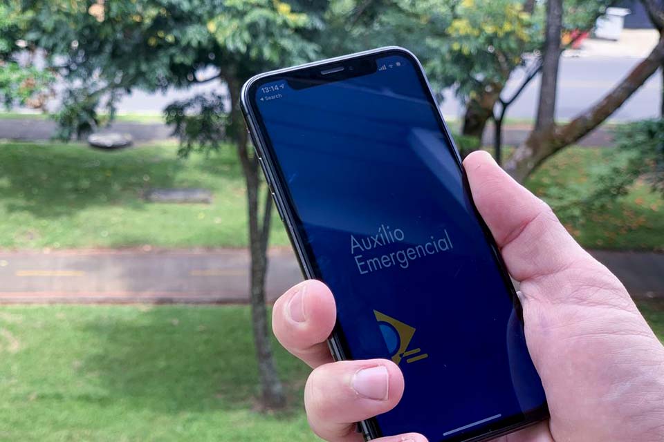 Caixa Econômica  paga auxílio emergencial a nascidos em maio