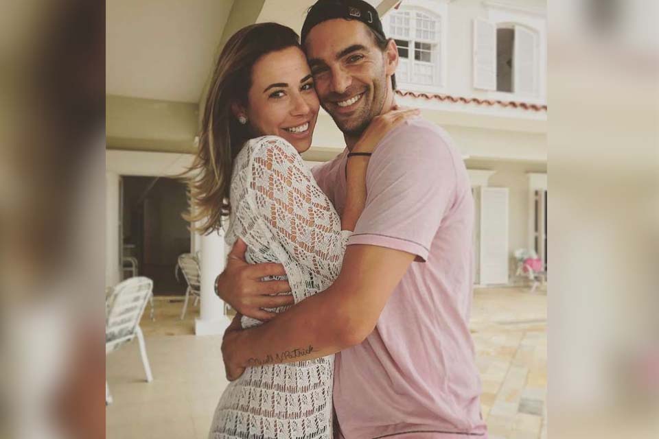 Giba anuncia gravidez da esposa Maria Luiza