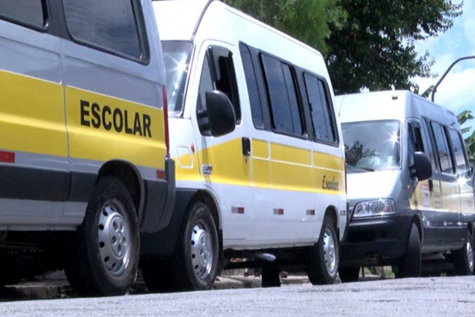 Semtran de Porto Velho vistoria vans de transporte escolar e alerta para riscos do transporte clandestino