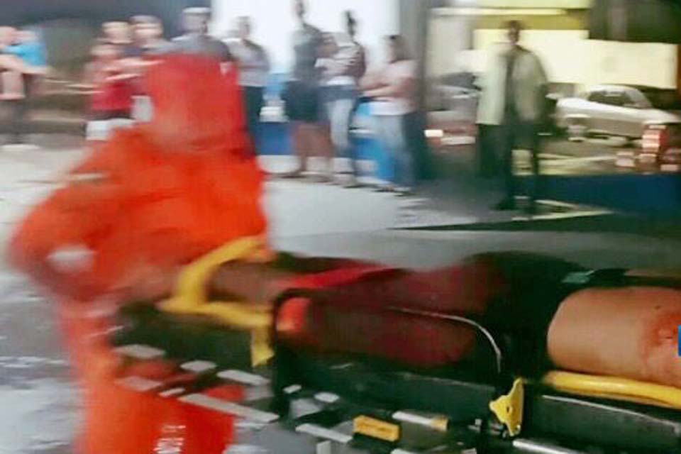 Jovem é alvejado com tiro na nuca em  Candeias do Jamari