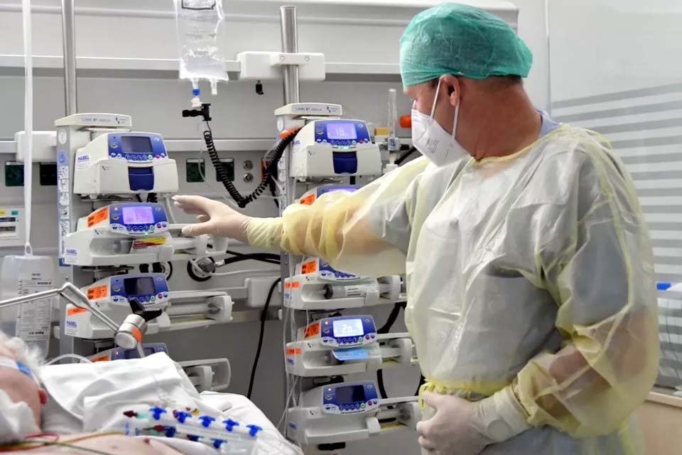 Áustria impõe lockdown a toda a população e torna a vacina obrigatória