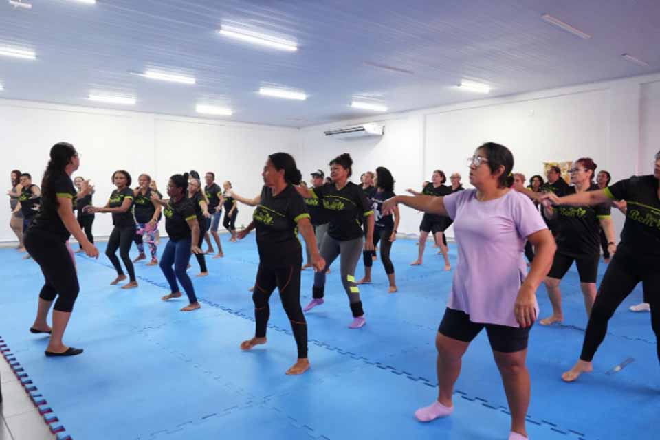 Exercícios físicos ministrados por profissionais qualificados são opções para melhorar a saúde e promover o bem-estar