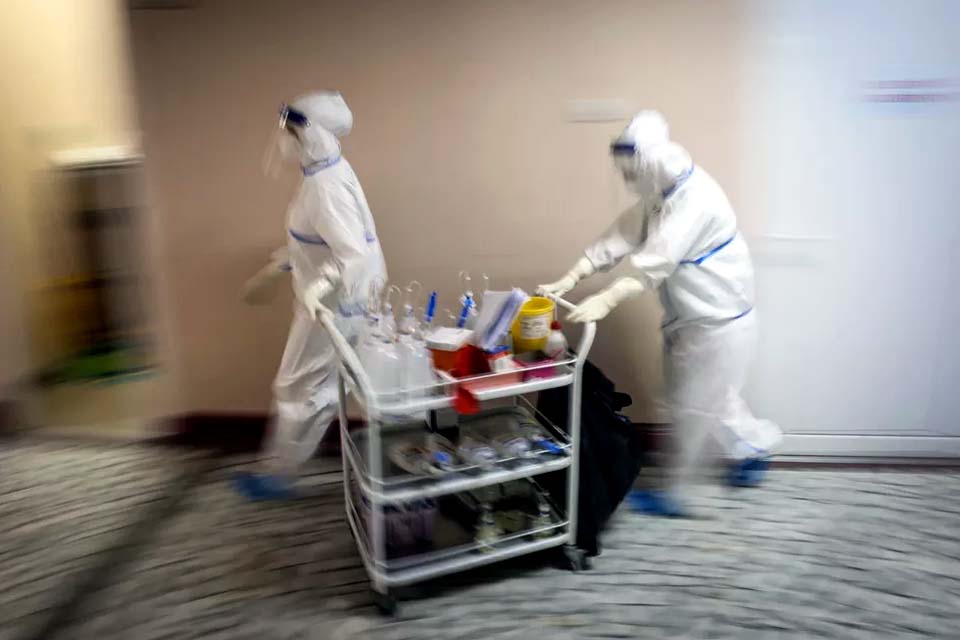Sérvia entra em colapso do sistema de saúde pela Covid-19, alertam médicos