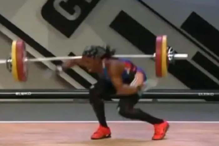 Francesa fratura o braço durante competição de levantamento de peso; Imagem é Forte
