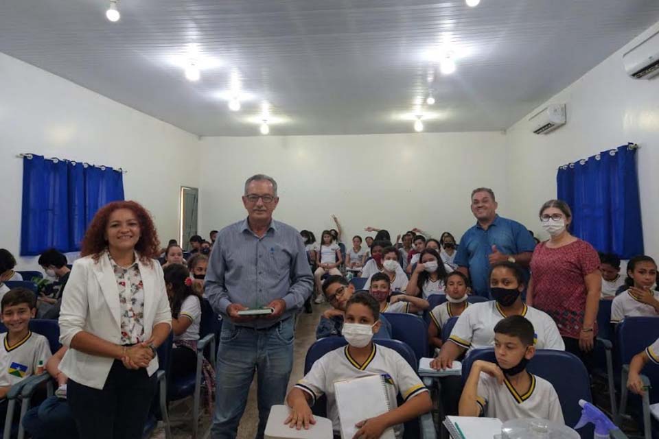 Alunos da escola Monteiro Lobato participam de palestra sobre a importância das florestas para a vida no planeta