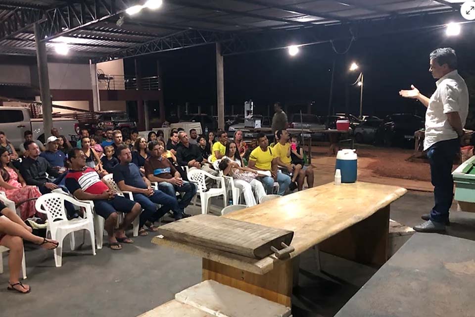 Prefeito participa de reunião com empresários de pequenas indústrias do município para criação de setor industrial