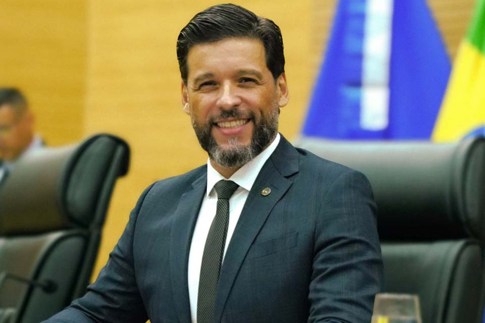 Delegado Camargo é autor da lei que garante assentos preferenciais para pessoas com deficiência, mobilidade reduzida, idosos e gestantes 