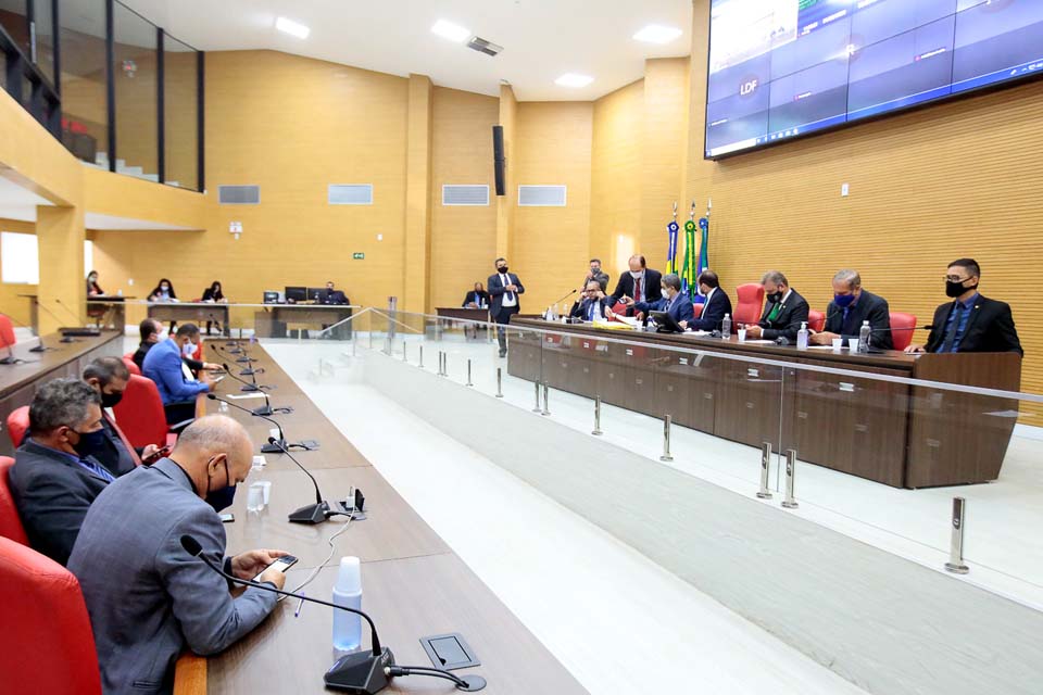 Deputados parabenizam delegado Samir Fouad pela atuação como diretor-geral de Polícia Civil