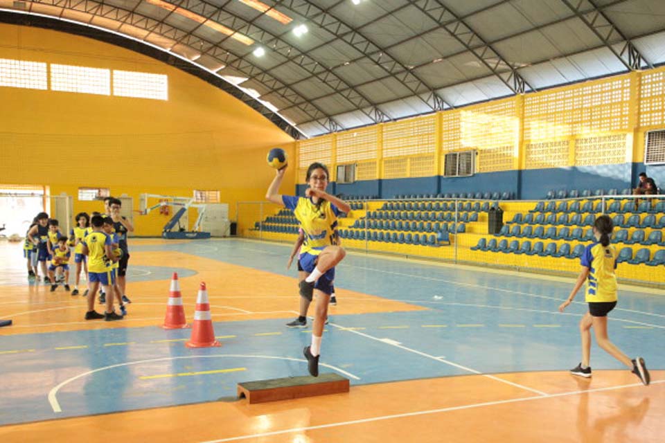 Programa Talentos do Futuro oferece vagas gratuitamente na modalidade de handebol