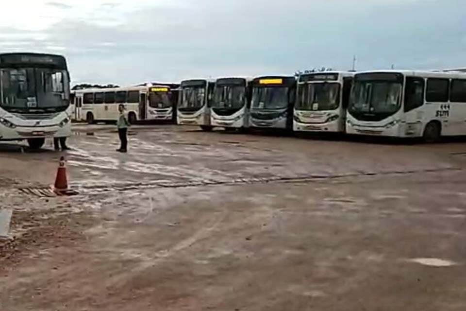 Prefeitura consegue decisão no TRT contra greve no transporte coletivo, mas trabalhadores se recusam a trabalhar sem receber