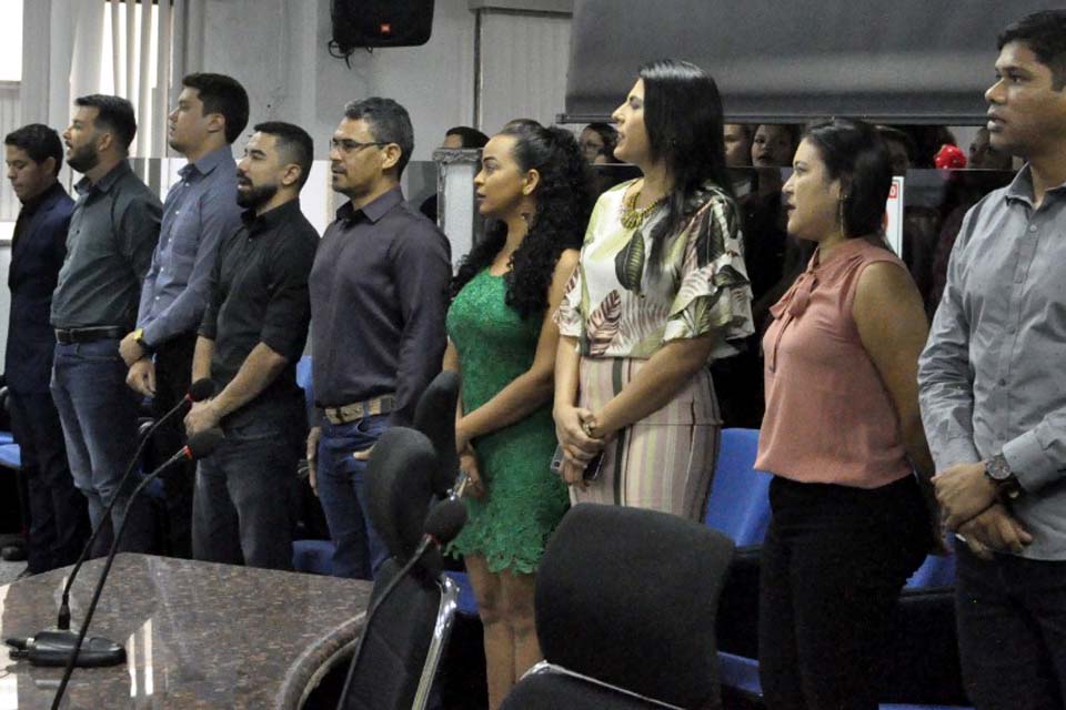 Presidente da Câmara de Porto Velho empossa nove servidores aprovados no último concurso