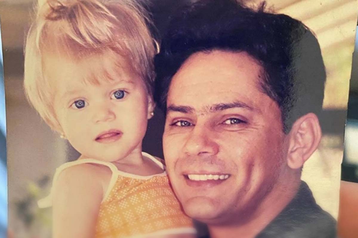 “Coração nunca deixou partir”: Filha de Leandro fala sobre saudade do pai e emociona ao cantar