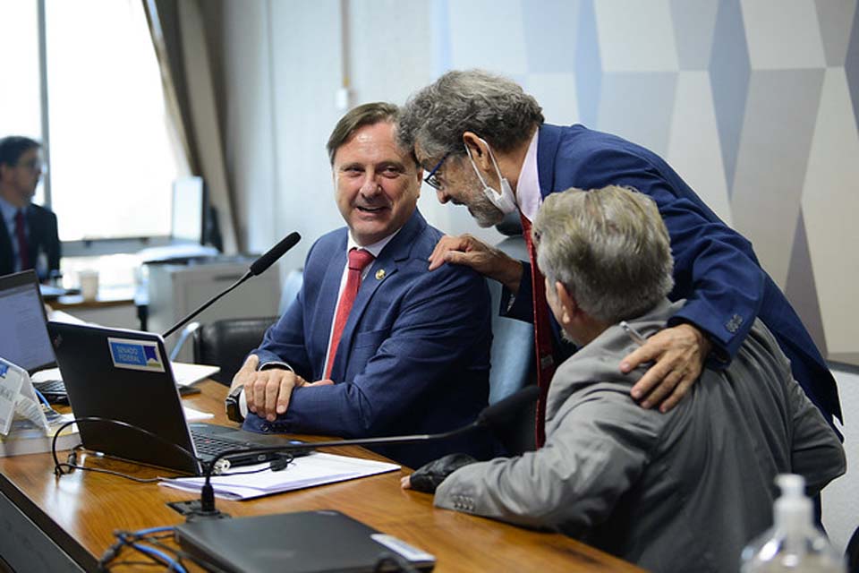 Comissão de Agricultura vai se reunir com equipe de transição antes de votar PL dos Agrotóxicos