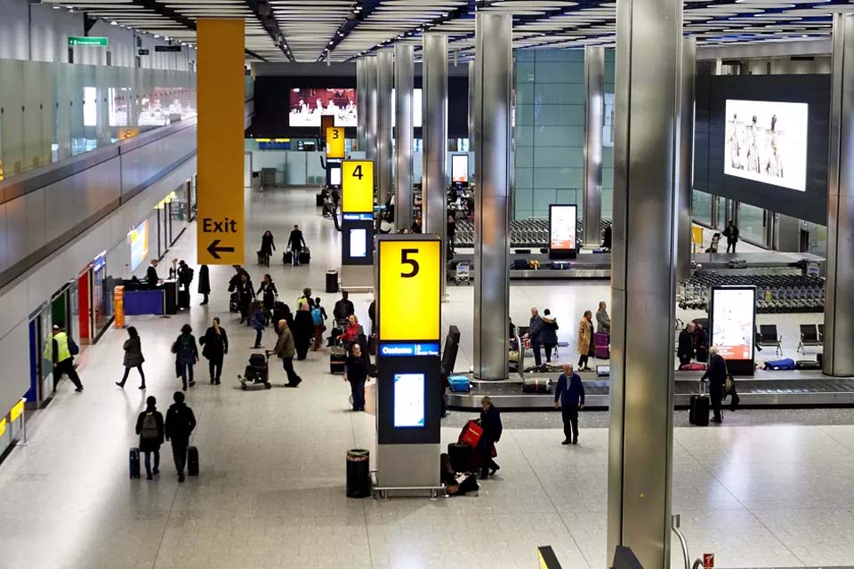 Crescimento do número de turistas no mundo desacelerou em 2019, caindo 4%