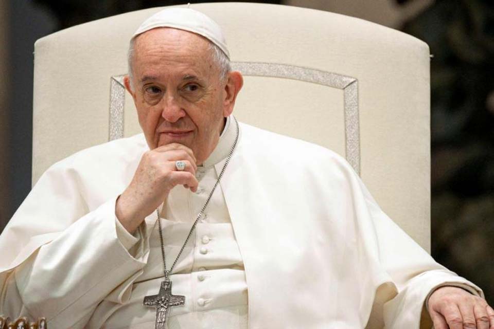 Papa aponta desinformação como 