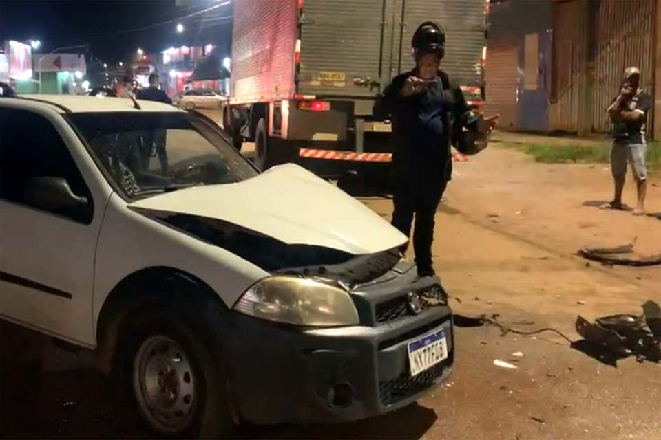 Motorista fica ferido em colisão com caminhão na zona leste 