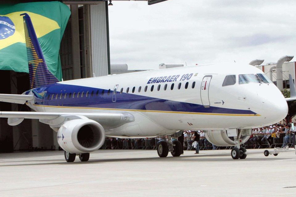 Embraer anuncia acordo com mais um sindicato para evitar demissões