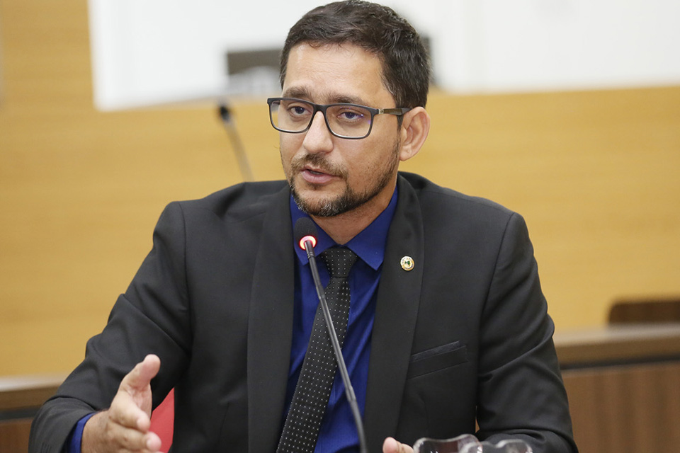 Deputado Anderson defende reabertura do comércio com as devidas prevenções
