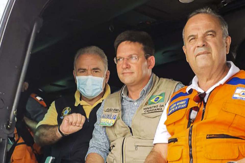 Ministros sobrevoam Bahia e prometem recursos para reconstrução