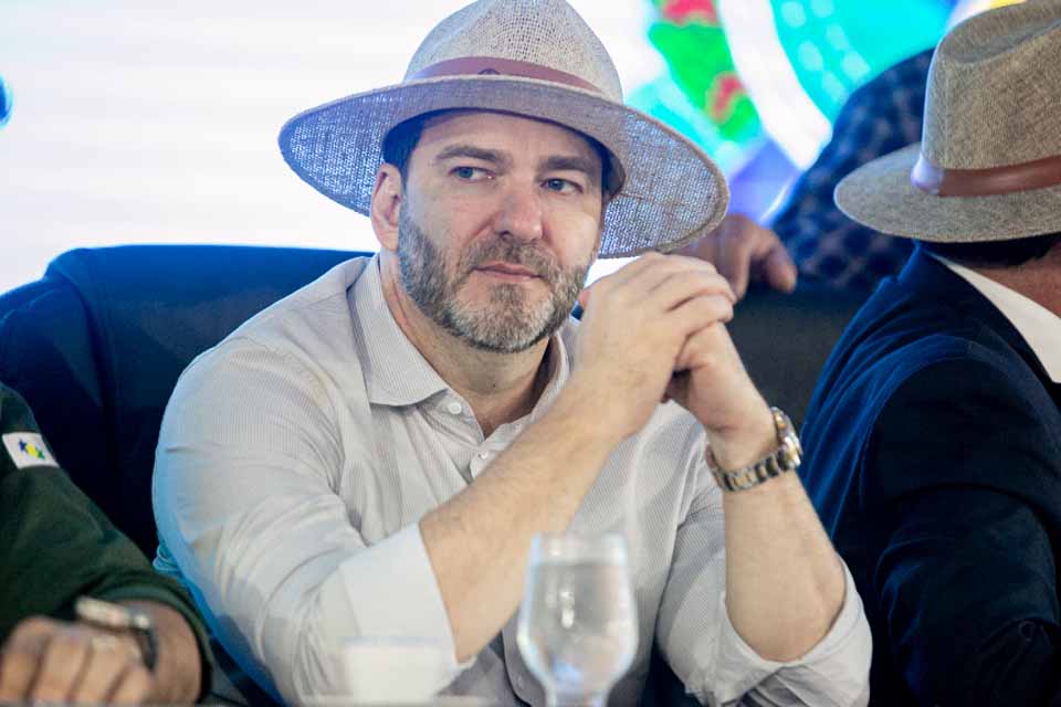 Deputado Alex Redano solicita limpeza marginal na RO-140 para garantir segurança no tráfego