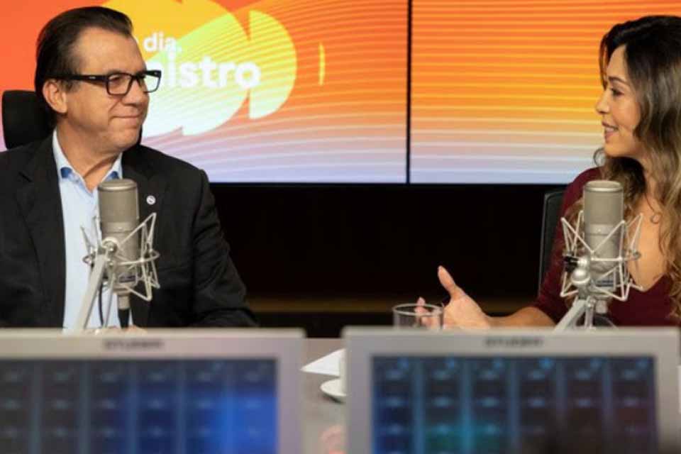 Valorização do salário mínimo e isenção do IR injetarão R$ 110 bi na economia em 2026, afirma Luiz Marinho