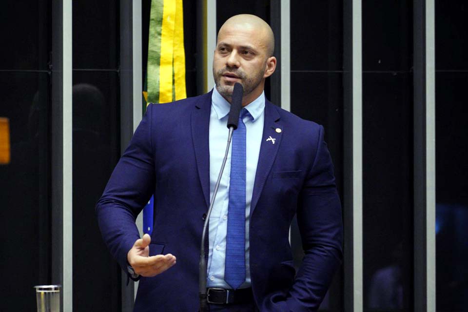 STF anula decreto de Bolsonaro que suspendeu condenação de Silveira