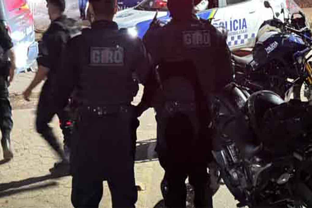Homem armado é preso pela Polícia Militar em distribuidora na zona Leste