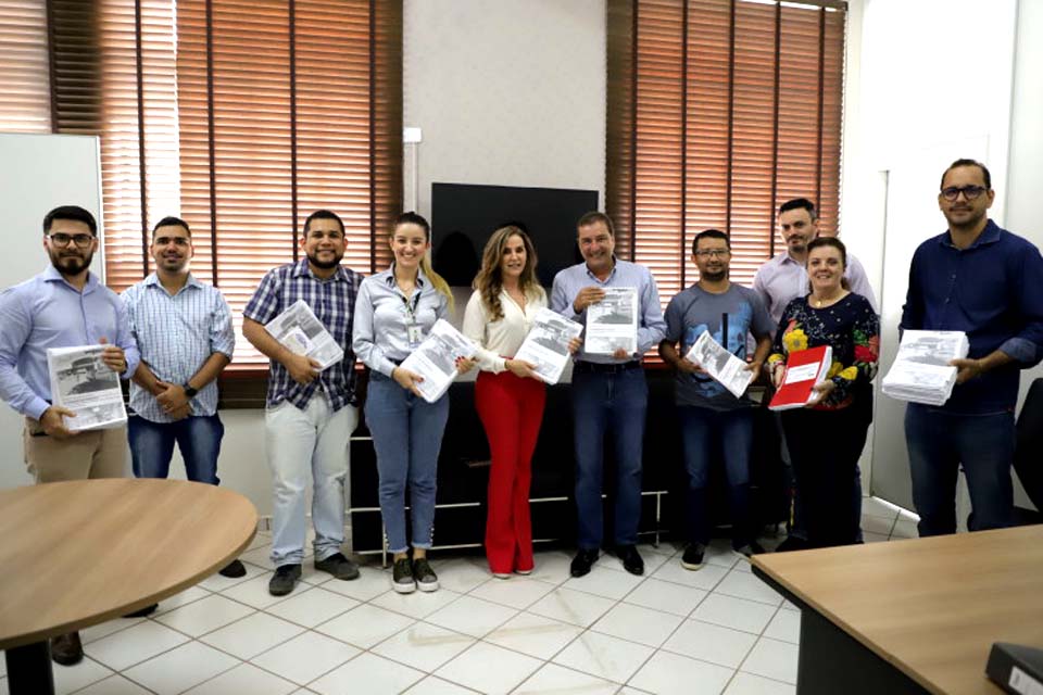 Hildon Chaves reúne equipe técnica para tratar sobre reforma e ampliação da maternidade municipal Mãe Esperança